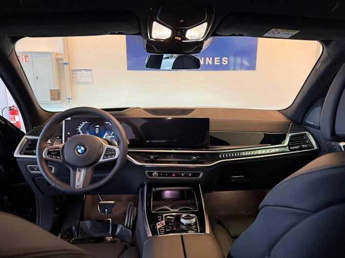 Vehicle image BMW X7