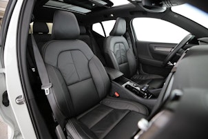 Vehicle image VOLVO XC40 1.5 T4 PiH R-Design