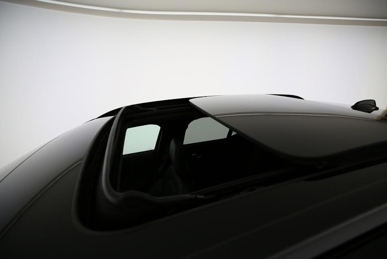 Vehicle image VOLVO XC40