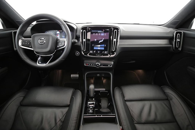 Vehicle image VOLVO XC40