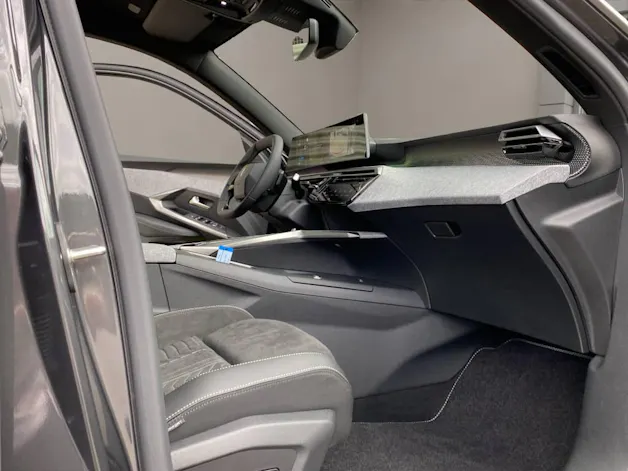 Peugeot 5008 Electrique 325ch AWD Launch Edition