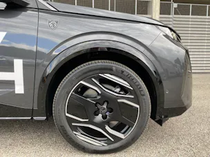 Peugeot 5008 Electrique 325ch AWD Launch Edition