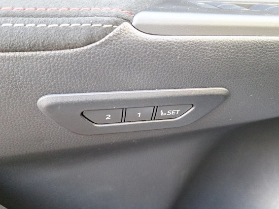 Vehicle image 16 Vehicle image 16