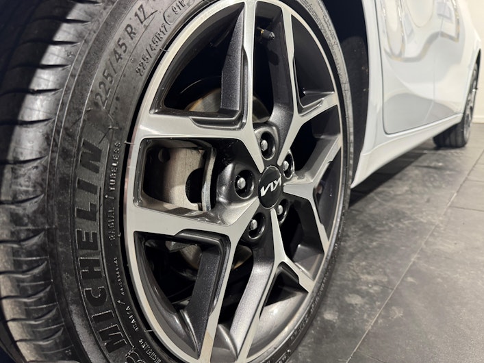 Vehicle image KIA CEED