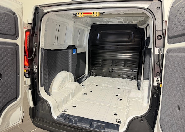 Vehicle image 3 Vehicle image 3