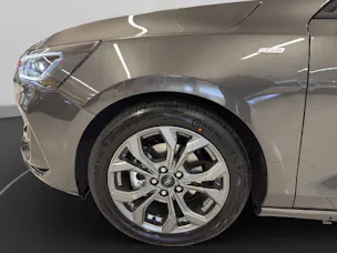 Ford Focus Kombi 1.0i EcoB Hybrid 155 ST-Line X