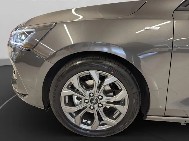 Ford Focus Kombi 1.0i EcoB Hybrid 155 ST-Line X
