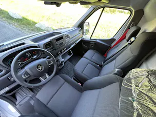 Renault Master E-Tech 3.5t EV 52kWh L2H2