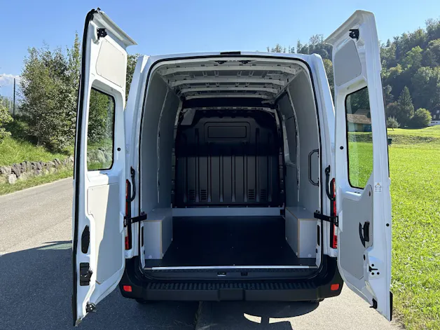 Renault Master E-Tech 3.5t EV 52kWh L2H2