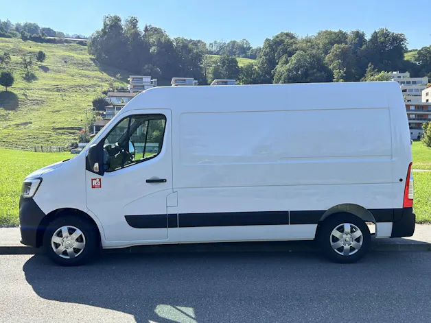 Renault Master E-Tech 3.5t EV 52kWh L2H2