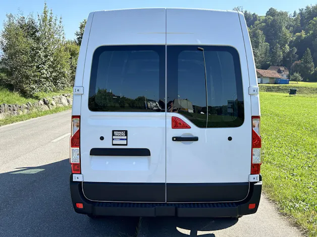 Renault Master E-Tech 3.5t EV 52kWh L2H2