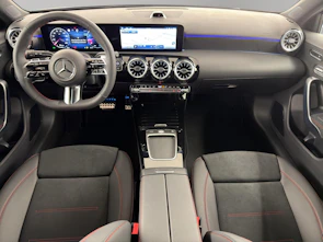 image du véhicule MERCEDES-BENZ A 200 Night Star AMG Line