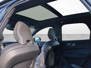 Vehicle image VOLVO XC60 2.0 T8 TE XCENTRIC Black Edition eAWD