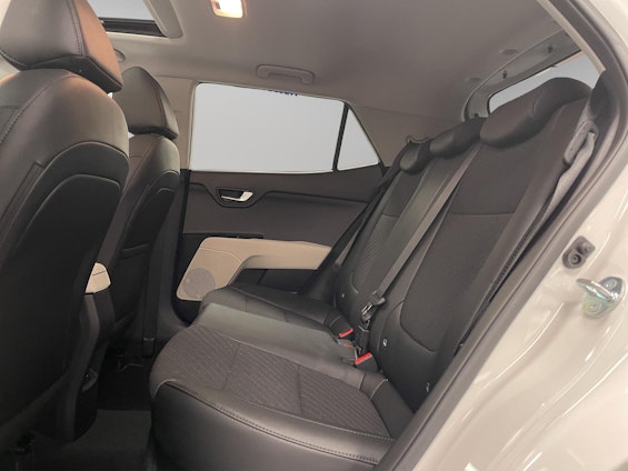 Vehicle image 8 Vehicle image 8