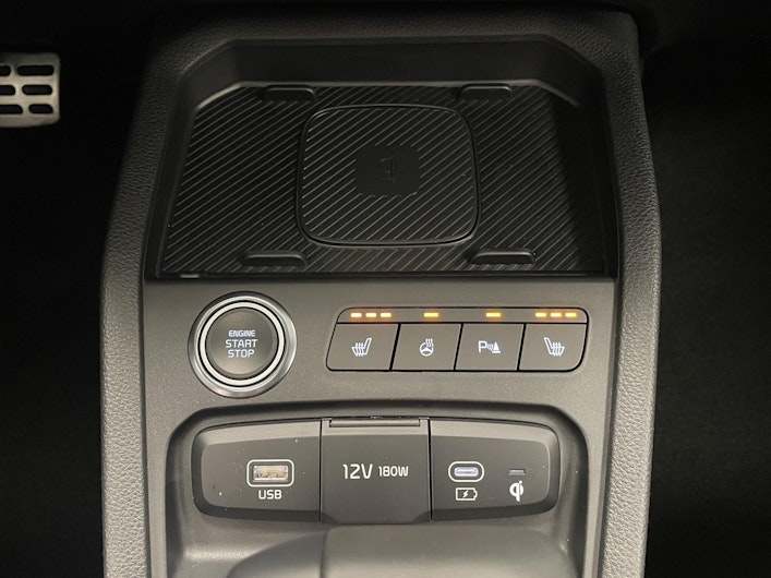 Vehicle image KIA STONIC