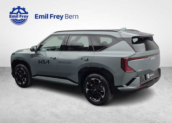 Vehicle image 16 Vehicle image 16