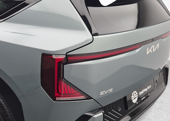 Vehicle image 13 Vehicle image 13