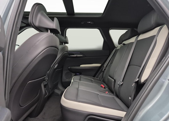 Vehicle image 9 Vehicle image 9