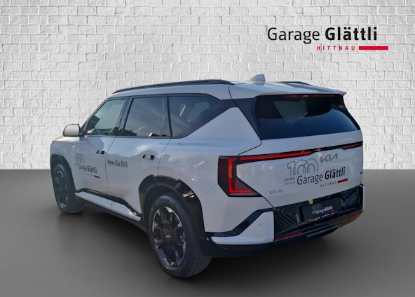 Vehicle image 17 Vehicle image 17