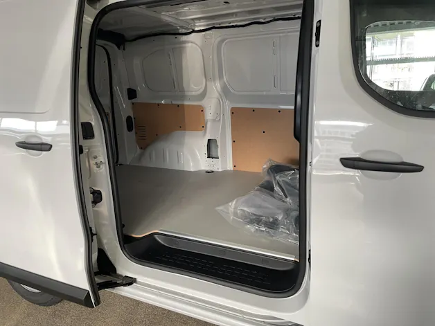 Peugeot e-Expert Kaw. Standard 75 kWh
