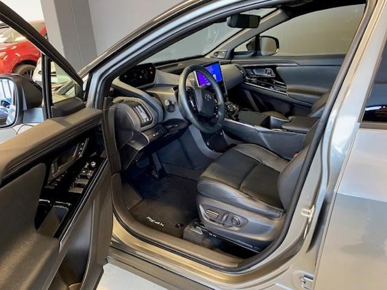 Vehicle image 8 Vehicle image 8