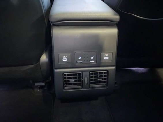 Vehicle image 15 Vehicle image 15