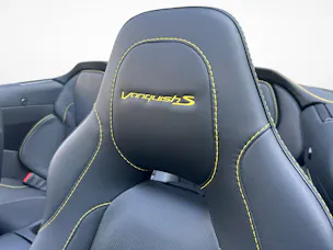 Aston Martin Vanquish S Volante 6.0 V12