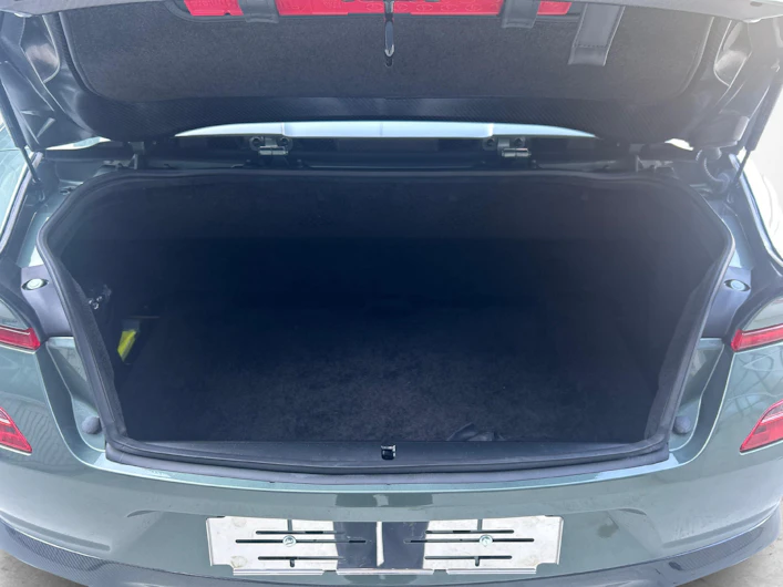 immagine del veicolo ASTON MARTIN V12 Vanquish