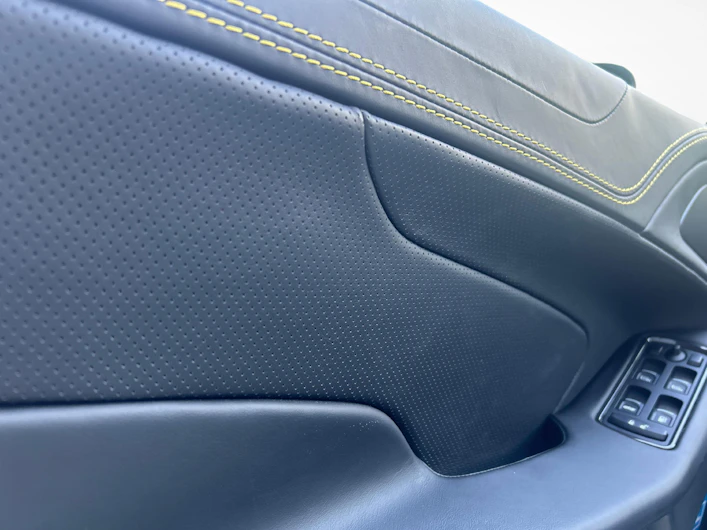 immagine del veicolo ASTON MARTIN V12 Vanquish