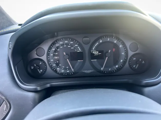Aston Martin Vanquish S Volante 6.0 V12