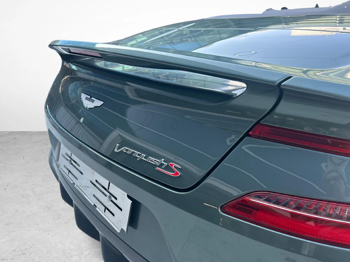 immagine del veicolo ASTON MARTIN V12 Vanquish