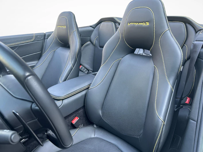 immagine del veicolo ASTON MARTIN V12 Vanquish