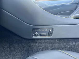 Aston Martin Vanquish S Volante 6.0 V12