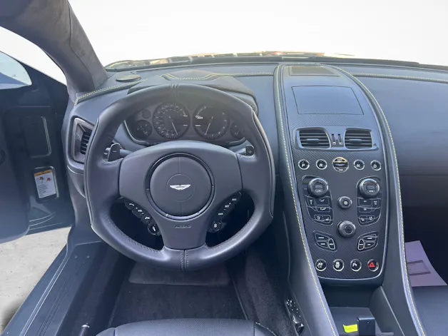 Aston Martin Vanquish S Volante 6.0 V12