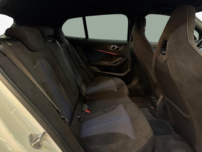 Vehicle image BMW 1 SERIES