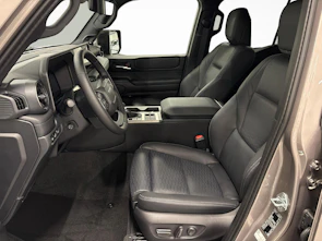 Fahrzeugbild TOYOTA Land Cruiser 2.8 D 48V Invincible