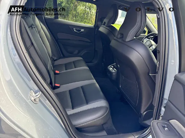Volvo V60 2.0 B5 Ultimate Dark AWD