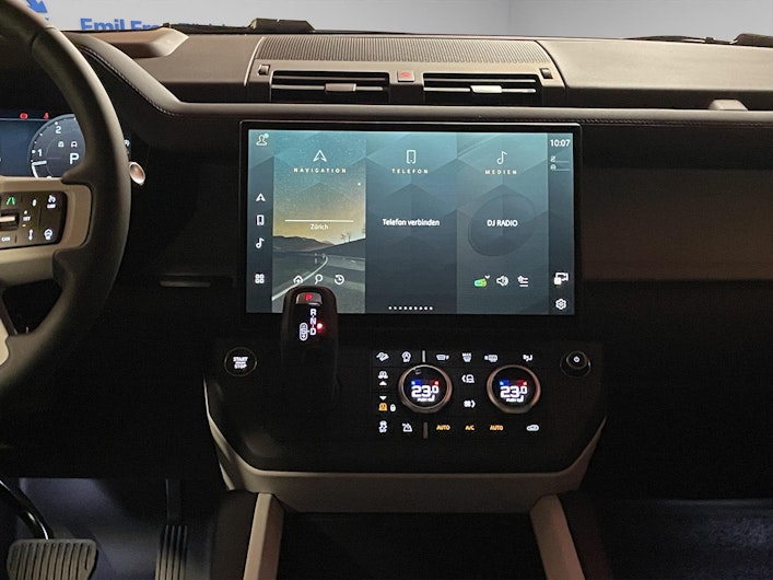 Vehicle image LAND ROVER DEFENDER