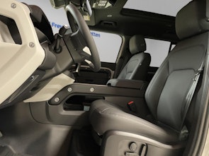 Vehicle image LAND ROVER Defender 110 3.0 D I6 350 X-Dynamic HSE (7-Plätzer)