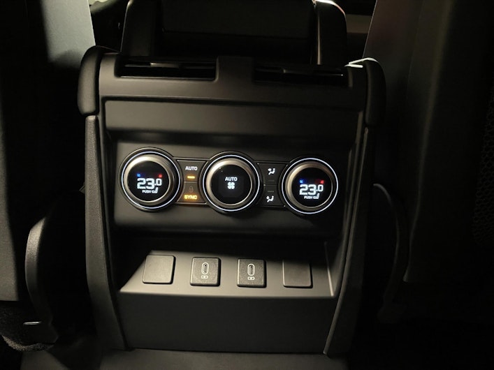 Vehicle image LAND ROVER DEFENDER