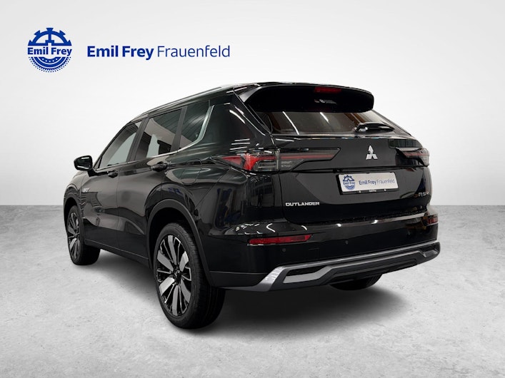 Vehicle image MITSUBISHI OUTLANDER