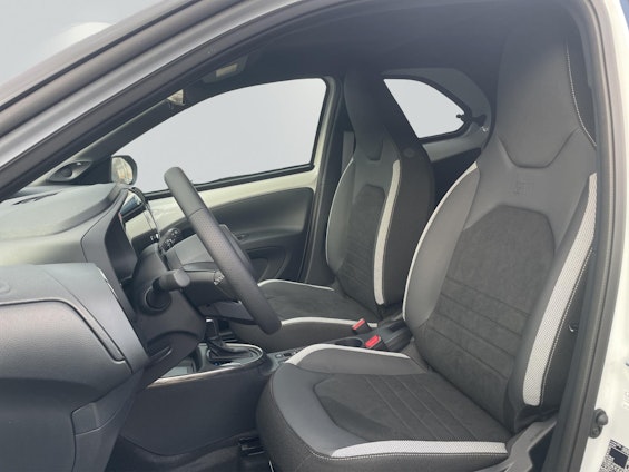 Vehicle image 12 Vehicle image 12