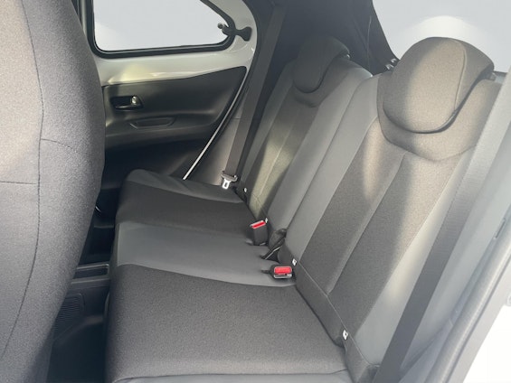 Vehicle image 9 Vehicle image 9