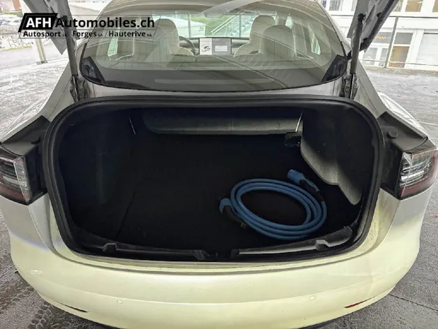 Tesla Model 3 Long Range D