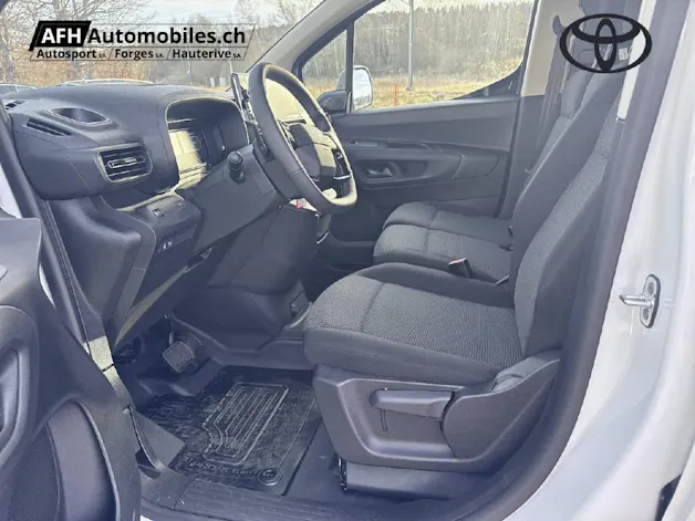 Toyota PROACE CITY van L2 52KWh Active