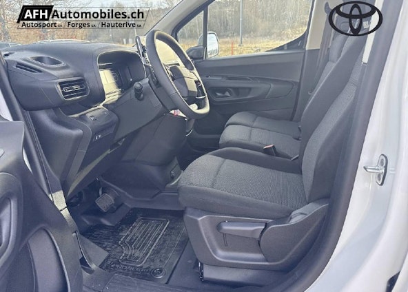 Vehicle image 13 Vehicle image 13