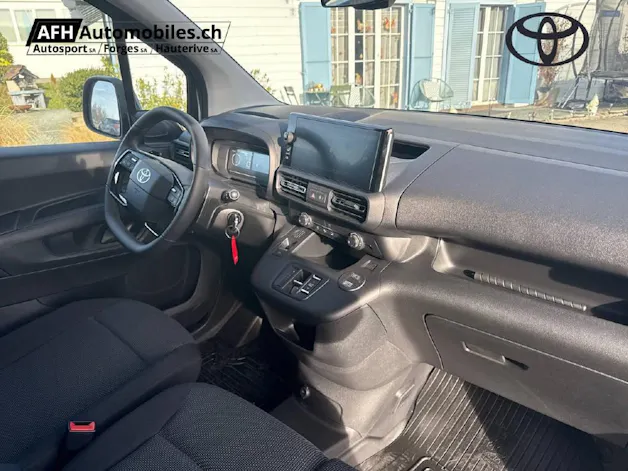 Toyota PROACE CITY van L2 52KWh Active