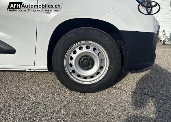 Vehicle image 8 Vehicle image 8