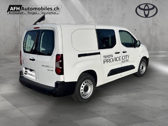 Vehicle image 4 Vehicle image 4