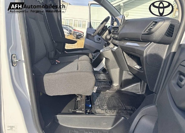 Vehicle image 8 Vehicle image 8